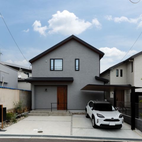 箕面の山々を望み空の広がりを感じる邸宅/箕面市桜ケ丘：注文住宅